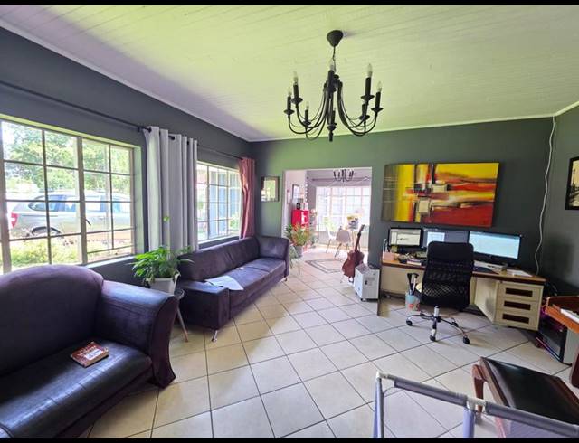 5 BEDROOM HOUSE FOR SALE IN GOLF PARK